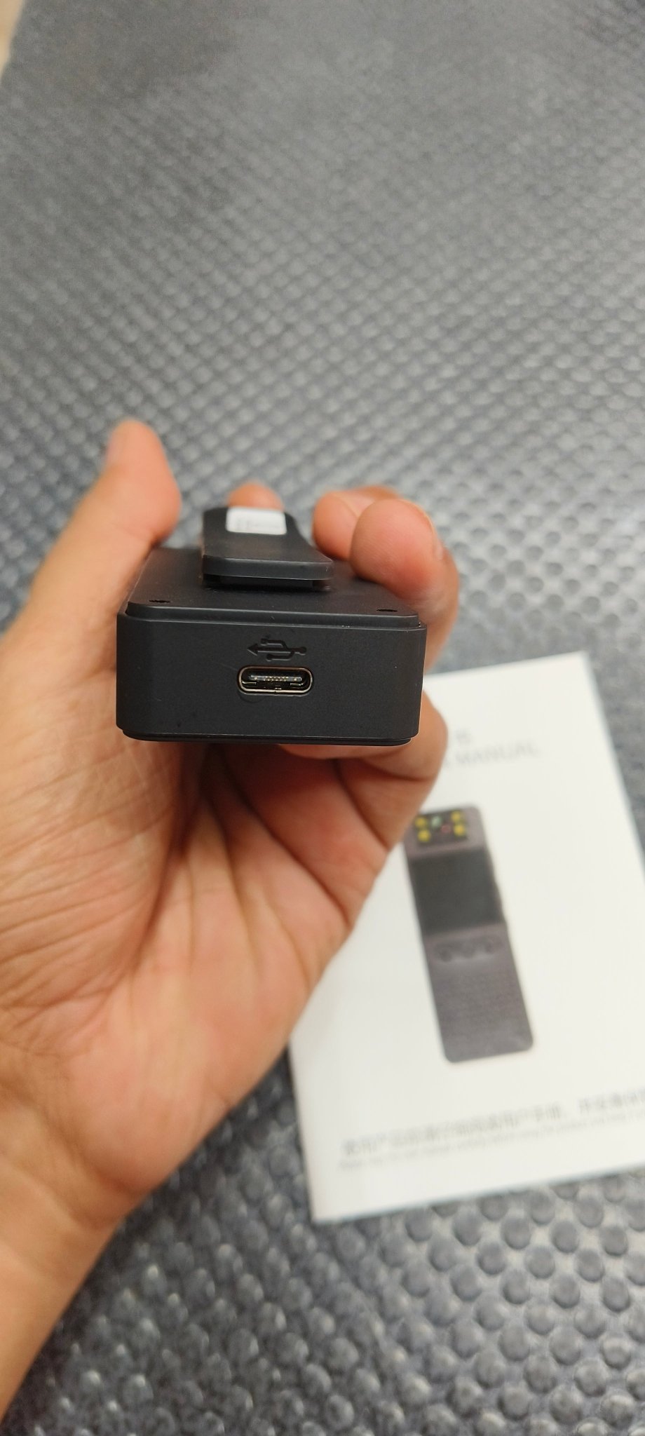 Vlogging Camera With Display - spyhub.in