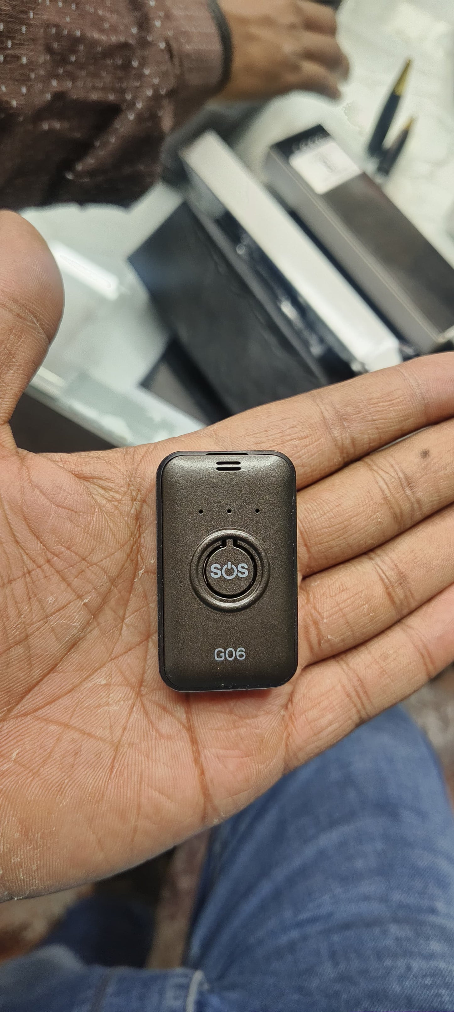 SPYHUB. G-06 Portable GPS Tracker